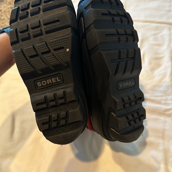 Sorel Flurry boots, size 4 - Picture 4 of 4